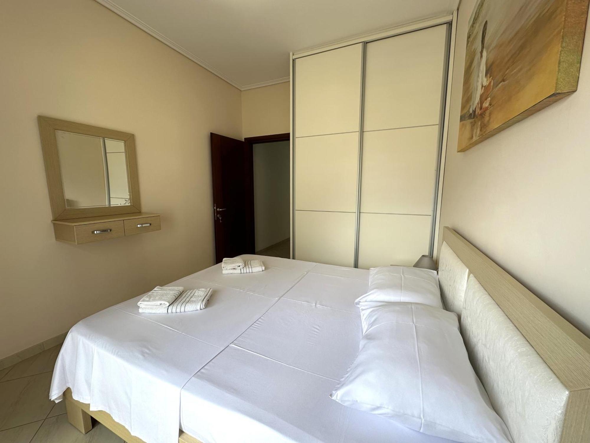 Appartamento Luxy Coral Aparts Sarandë Esterno foto