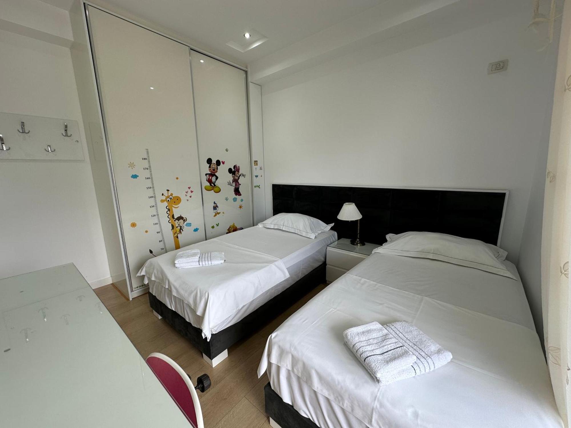 Appartamento Luxy Coral Aparts Sarandë Esterno foto