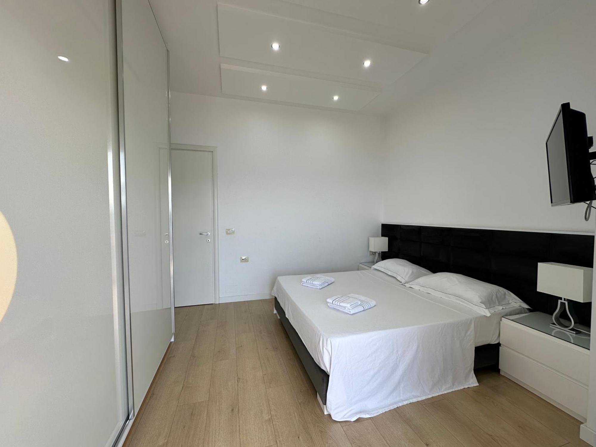 Appartamento Luxy Coral Aparts Sarandë Esterno foto