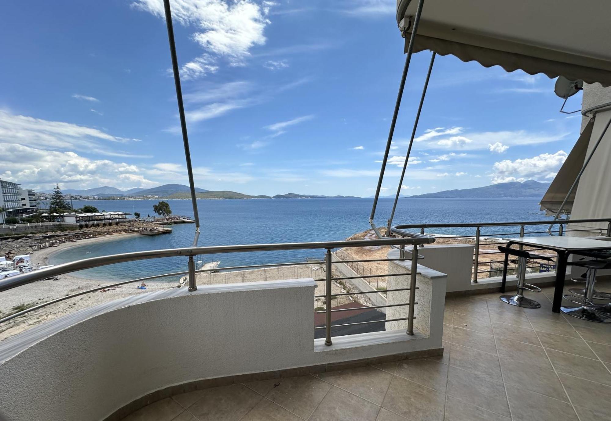 Appartamento Luxy Coral Aparts Sarandë Esterno foto