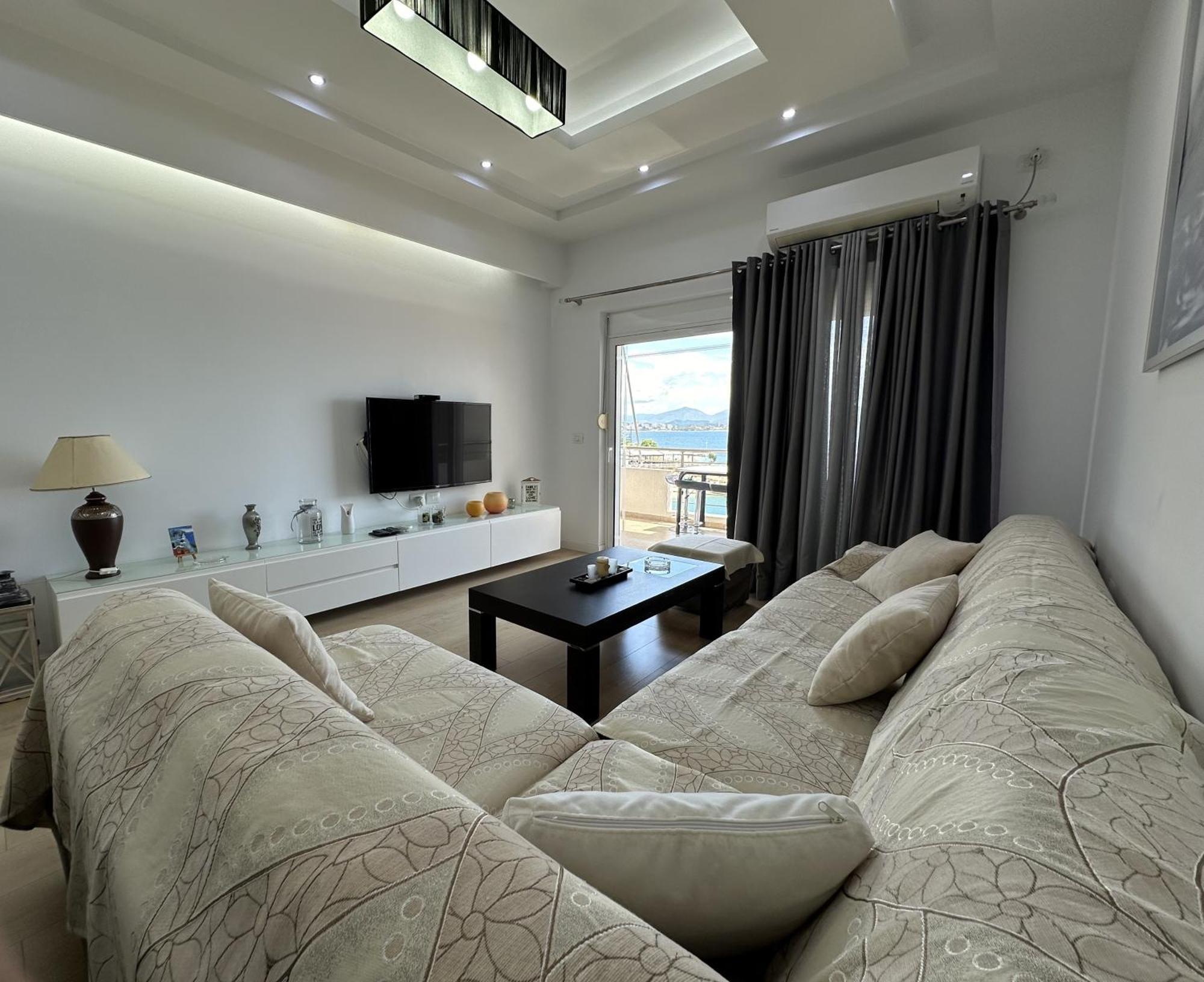 Appartamento Luxy Coral Aparts Sarandë Esterno foto