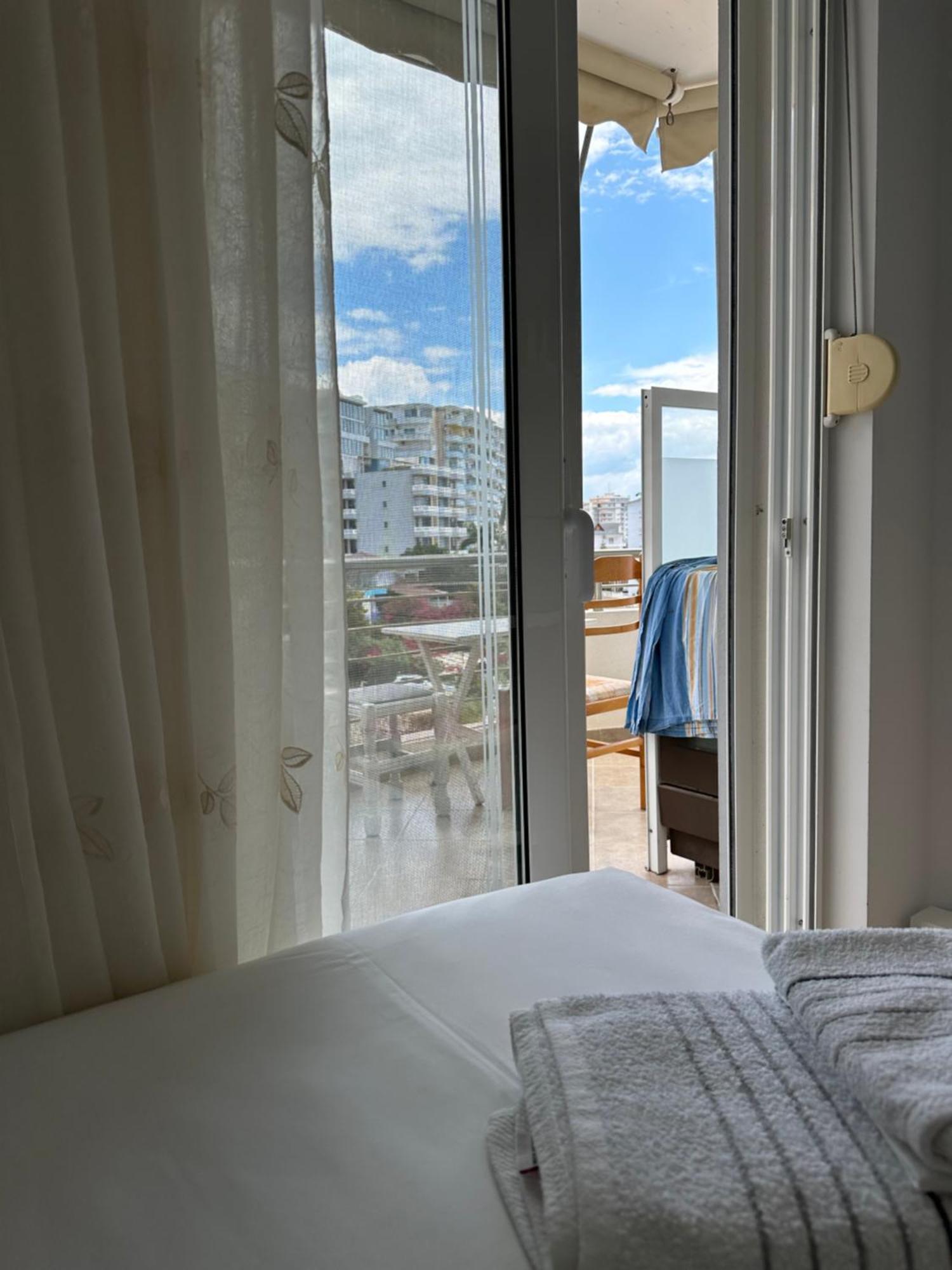 Appartamento Luxy Coral Aparts Sarandë Esterno foto